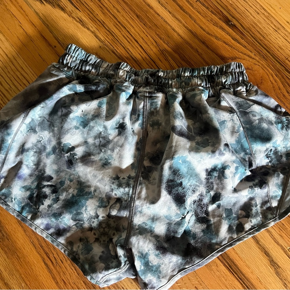 lululemon athletica Blue and Black Athletic Shorts Hotty hot LR reg 4